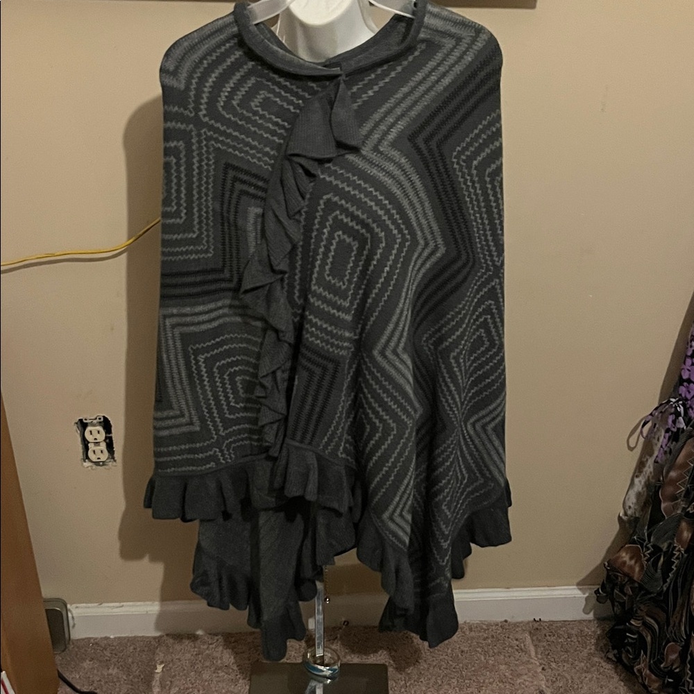 Coco + Carmen Charcoal Geometric Cape with Ruffle Detail